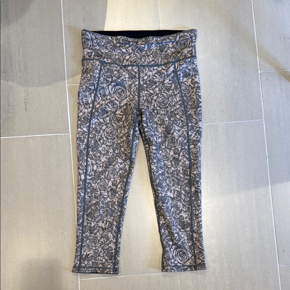 Sweaty Betty Floral Patterned Capri Leggings